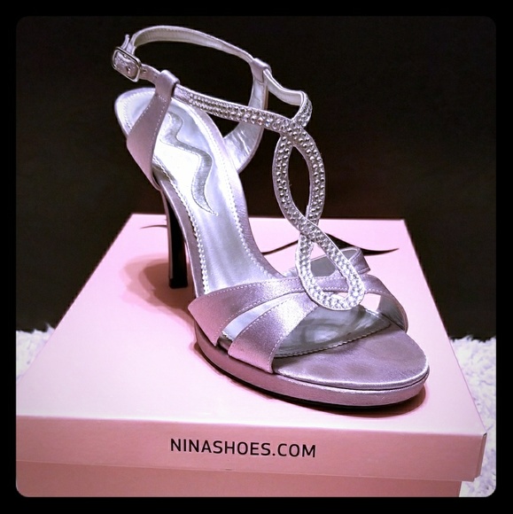Nina Shoes Shoes - 8 1/2M Beautiful Silver Heels